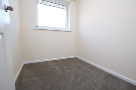 3 bed End of Terrace House for let - Photo 3