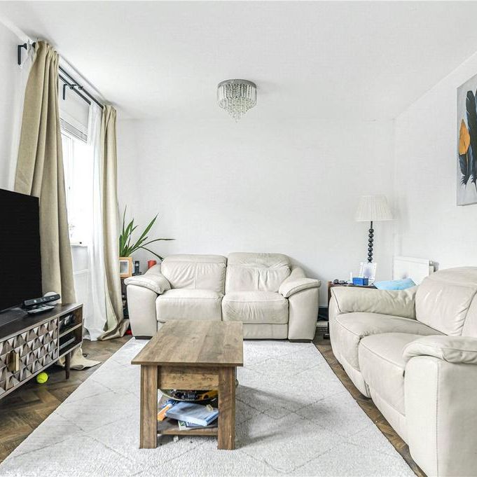 4 bedroom detached house to rent - Photo 1