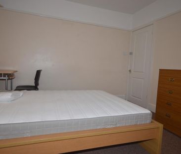 4 bedroom detached house to rent - Photo 6