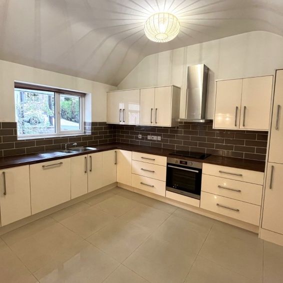 Station Road, Amersham, Buckinghamshire,HP7 - Photo 1