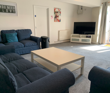 Lovely House Share property minutes from the Train Station - Photo 6