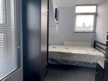 2 Bed Flat, Erleigh Road, RG1 - Photo 5