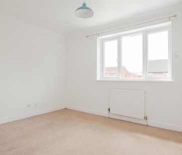 2 bedroom semi-detached house to rent - Photo 3