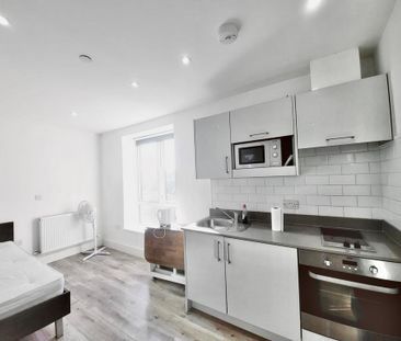 Studio to rent - Photo 2