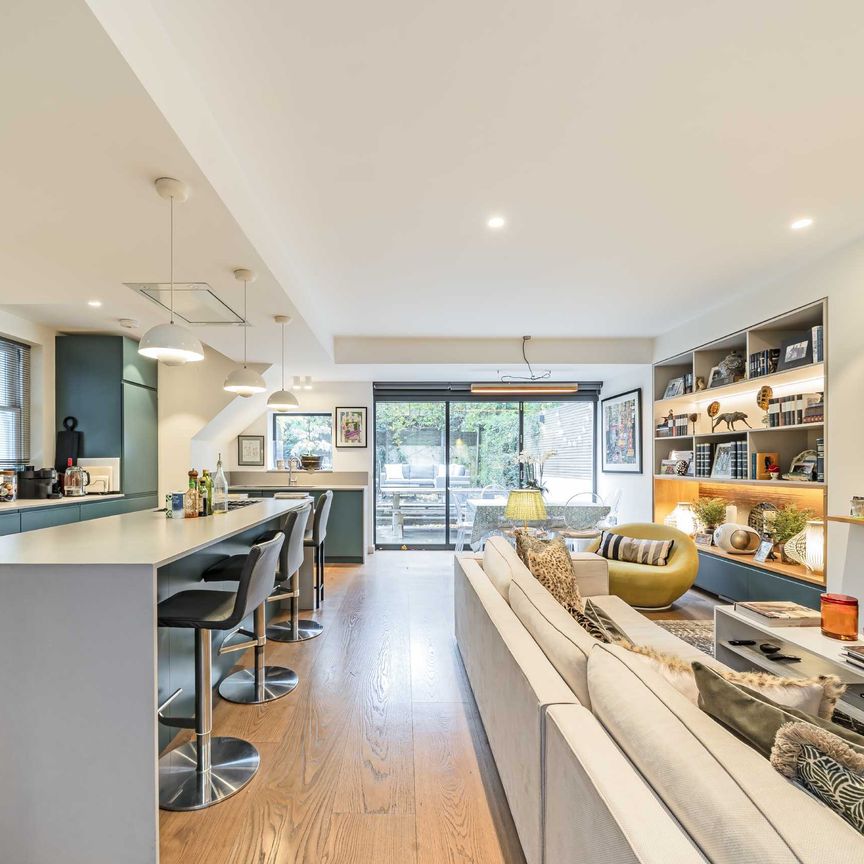 Cambridge Gardens, North Kensington, W10, London - Photo 1