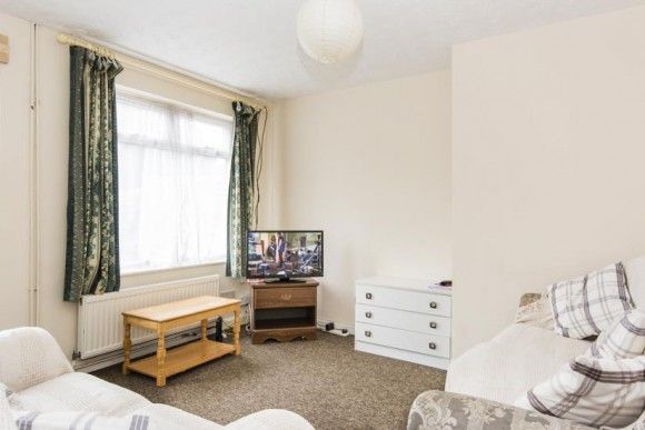 5 bed close UEAl with WI FI TV and license - Photo 1