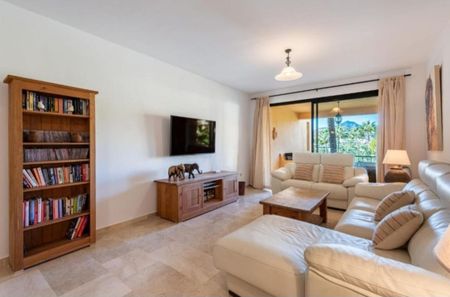 Apartment in Diana Park, Costa del Sol - Photo 4