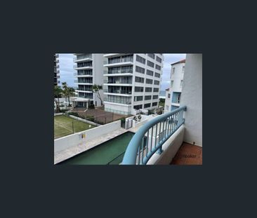 Spacious 2-Bed Apartment Offering the Ultimate Coastal Lifestyle - Photo 3