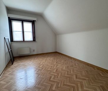 Alleenstaande woning met 4 slaapkamers en garage te Kortemark - Photo 4