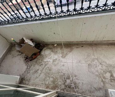 A one bedroom apartment with a living room is avai - Photo 6