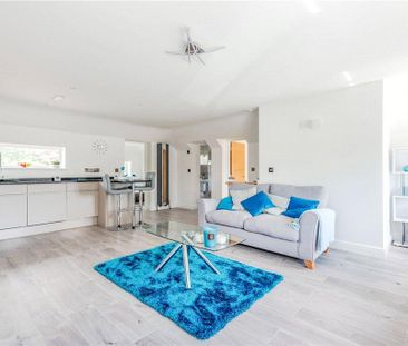 2 bedroom maisonette to rent - Photo 3
