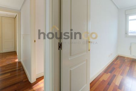 Penthouse for rent in Madrid (Hortaleza) - Photo 3