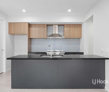 25 Winfred Drive, Mambourin, Vic 3024 - Photo 6