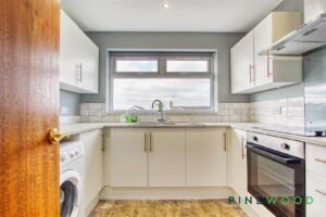 2 BEDROOM Bungalow - Photo 5
