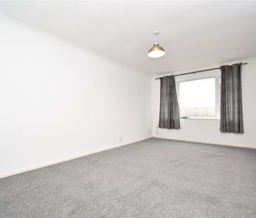 Blenheim Close, Brantham, Manningtree, Suffolk, CO11 1TR - Photo 2