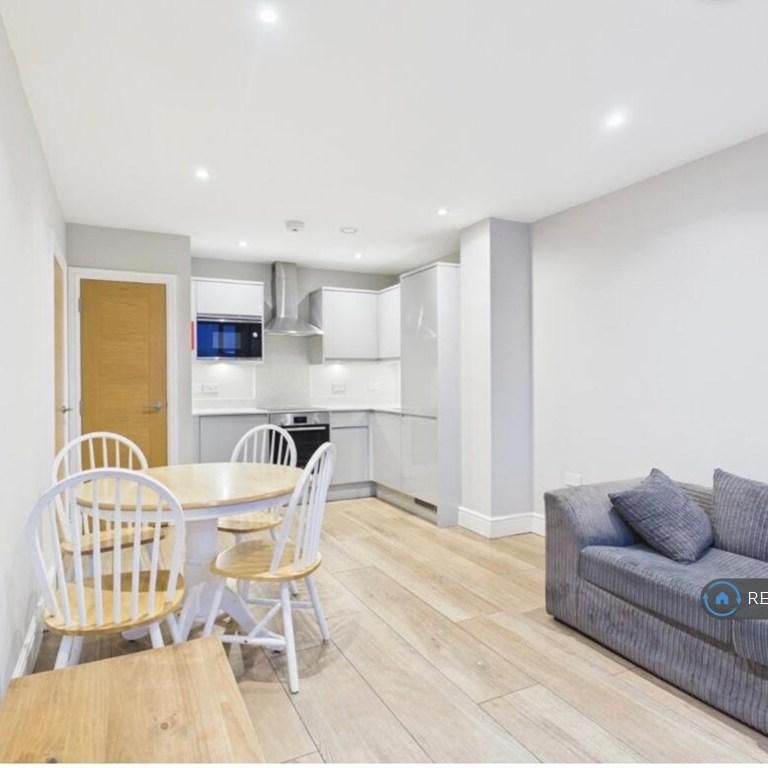 1 bedroom flat to rent - Photo 1