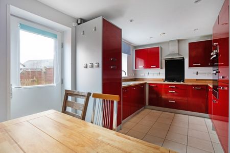 4 bedroom terraced house to rent - Photo 2