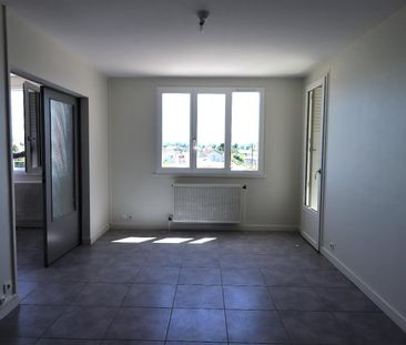 Location Appartement 3 pièces 60m² TOURNON SUR RHONE 07300 - Photo 2