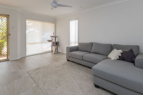 3 Bedroom townhouse with ducted air-conditioning and communal pool - Photo 1