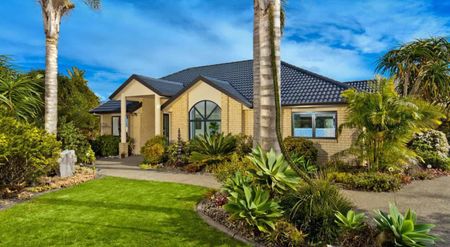 Executive home in Greenhithe - Photo 5