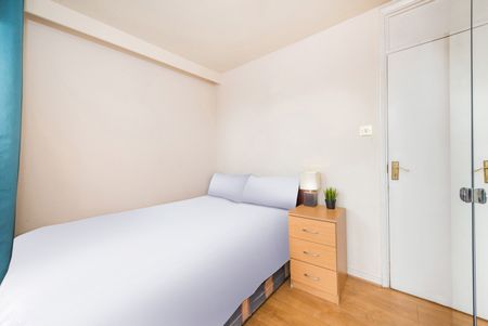 3 Bed Flat, The Colonnades, W2 - Photo 3