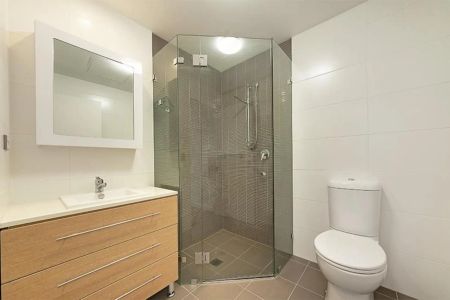 Modern Apartment in prime position! - Photo 5