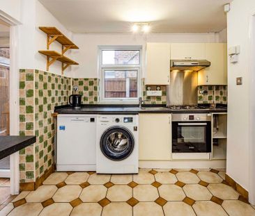 3 bedroom semi-detached house to rent - Photo 6