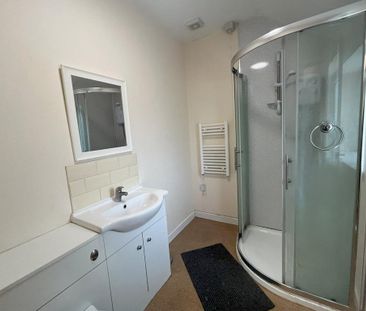 House to rent - Photo 3