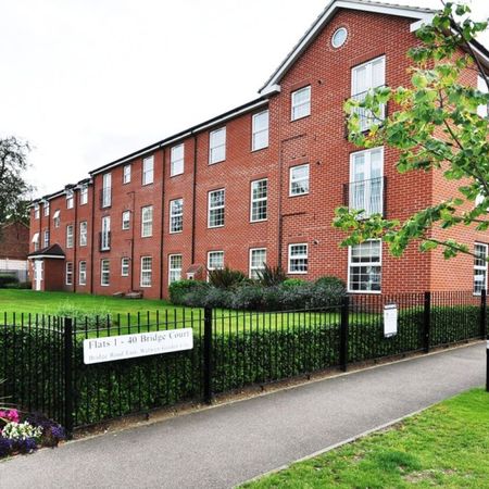 2 bedroom Apartment - BRIDGE COURT, WELWYN GARDEN CITY. - Photo 4
