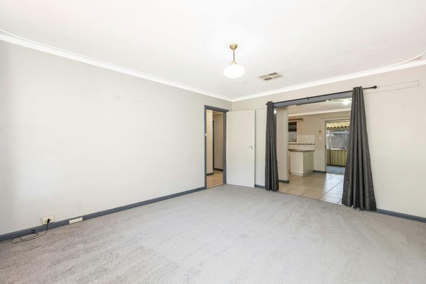 Charming Home in Super Central Mandurah Location - Photo 1