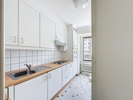 Gerenoveerd appartement in het centrum van Mol met 2 slaapkamers en terras. - Photo 3