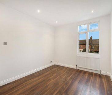 3 bedroom flat to rent - Photo 5