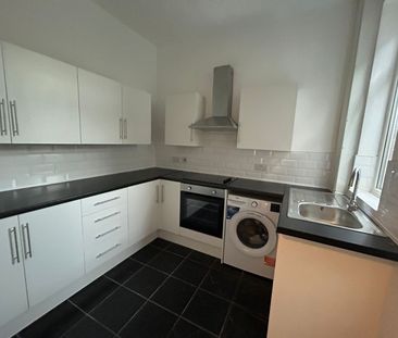 3 Bed Terraced House, Gill Street, M9 - Photo 2