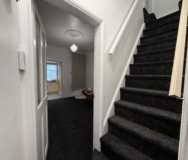 2 bedroom end of terrace house to rent - Photo 4