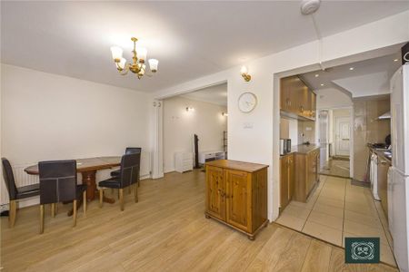 4 bedroom end of terrace house to rent - Photo 3