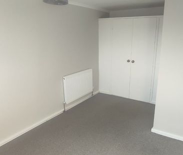 2 Bed Maisonette, Cliff Street, S11 - Photo 3