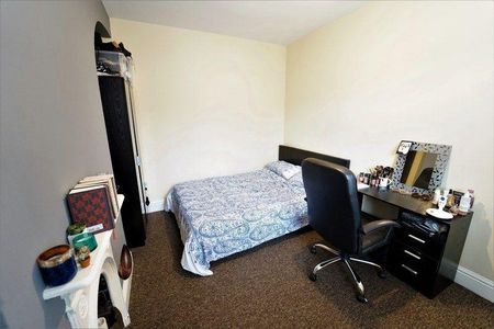 5 bedroom house to rent - Photo 3