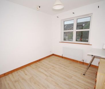 4 Ardenlee Green, Ravenhill, BT6, Belfast - Photo 2