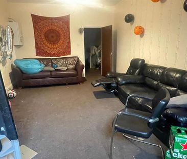 7 bedroom private hall to rent - Photo 1