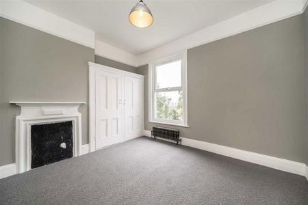 4 bedroom flat to rent - Photo 5