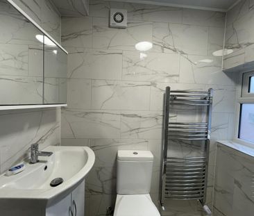 2 bedroom maisonette to rent - Photo 2