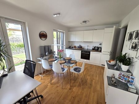 Moderne 2-Zimmer-Erdgeschosswohnung mit Garten in Ingolstadt-Süd! - Photo 5