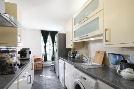 Price £2,200 pcm - Available 30/01/2026 - Part Furnished - Photo 5