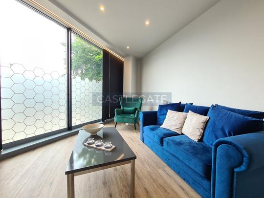 1 bedroom in a flat share to rent - Photo 1