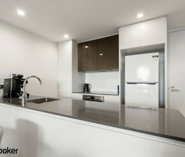 Charming Barton Apartment in Prime Location - Fully Furnished - Photo 6