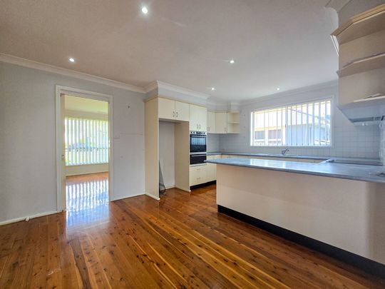 Neat & Spacious Family Home in Prime Location - Photo 1