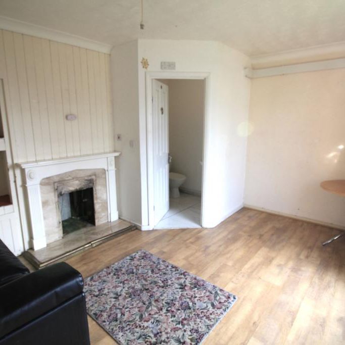 4 bedroom semi-detached house to rent - Photo 1