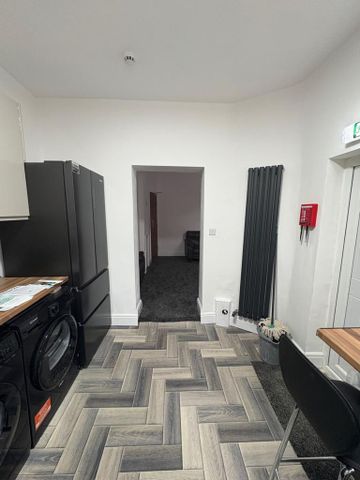 5 bedroom terraced house to rent - Photo 4