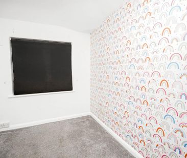 3 bedroom end of terrace house to rent - Photo 5