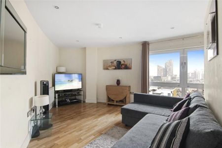2 Bed Flat, Raphael House, IG1 - Photo 2